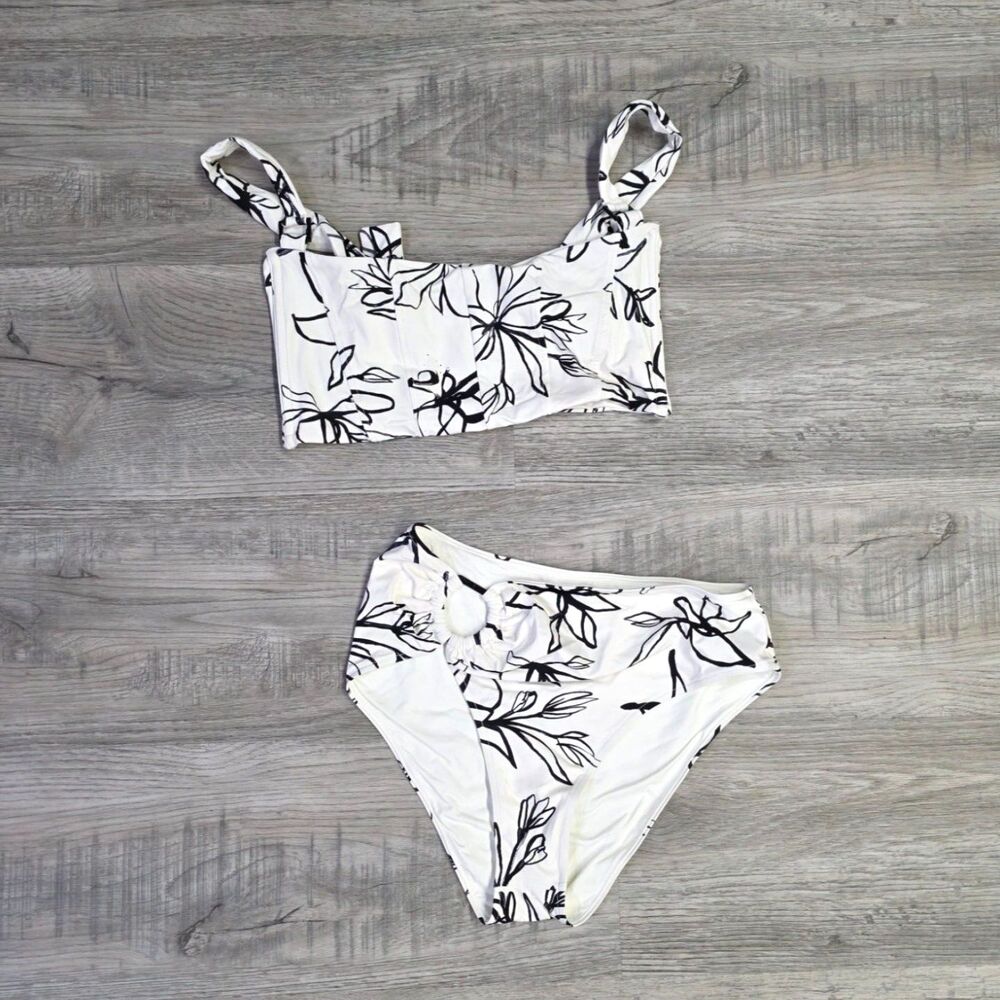 Revel Rey NWOT White Floral Asymmetrical Bikini Small High Cut Structured Set - Picture 2 of 7